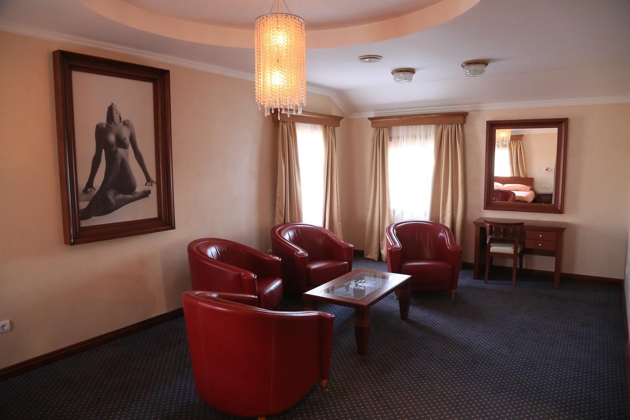 Hotel Village Stari Banovci Extérieur photo