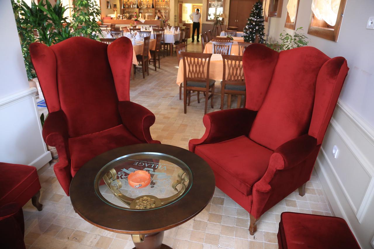 Hotel Village Stari Banovci Extérieur photo